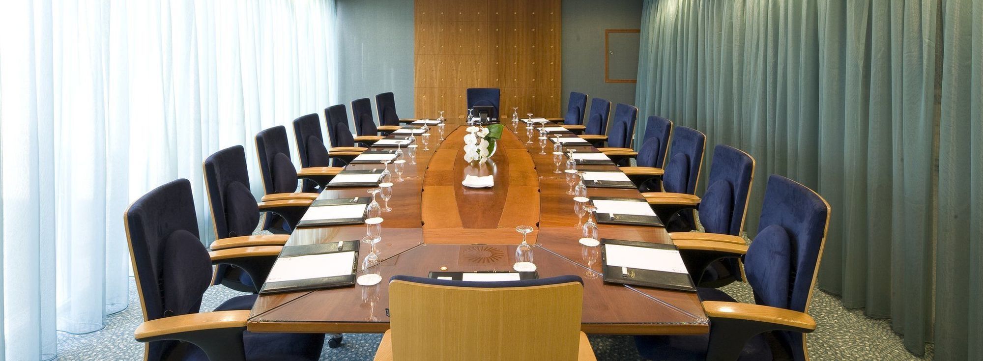 阿姆斯特丹大仓酒店 - 世界一流酒店 设施 照片 The meeting room of the European Economic and Social Committee